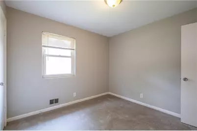 2660 Beacon Drive, Atlanta, GA 30349 - Photo 8