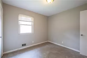 2660 Beacon Dr, Atlanta, GA 30349 - Photo 8