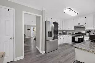 3735 Warwick Way, Snellville, GA 30039 - Photo 6
