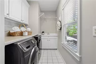 12135 Helleri Hollow, Johns Creek, GA 30005 - Photo 18