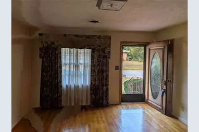 109 7th Street, Carrollton, GA 30117 - Photo 2