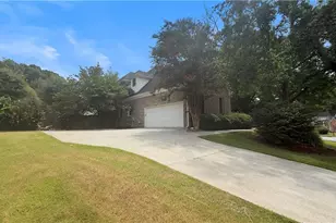 2697 Mayfield Dr, Lawrenceville, GA 30043 - Photo 2