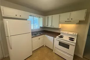 8497 Stonewall Jackson Dr, Jonesboro, GA 30238 - Photo 2