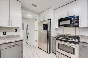 3338 Peachtree Rd NE, Atlanta, GA 30326 - Photo 10