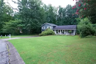 3328 Mountain Hollow Dr, Marietta, GA 30062 - Photo 2