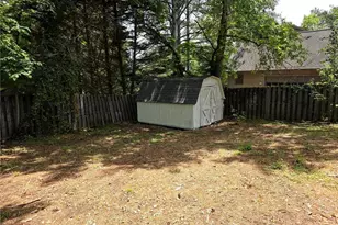 2064 Skyland Glen Dr, Snellville, GA 30078 - Photo 8