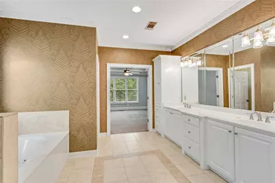 2414 Glenmore Lane, Snellville, GA 30078 - Photo 20