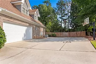 2414 Glenmore Ln, Snellville, GA 30078 - Photo 2