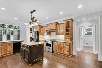 2414 Glenmore Lane, Snellville, GA 30078 - Photo 14