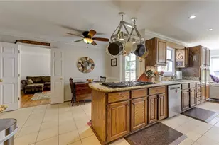 1059 Della St SE, Marietta, GA 30067 - Photo 4