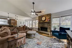 1059 Della St SE, Marietta, GA 30067 - Photo 2