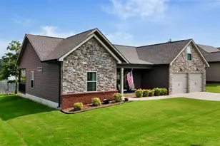 188 Franklin Cir, Fort Oglethorpe, GA 30742 - Photo 2