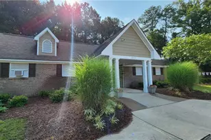 3249 Brockenhurst Dr, Buford, GA 30519 - Photo 34