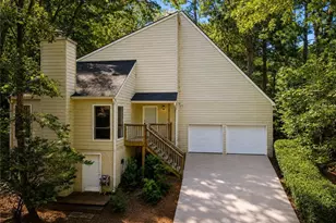 410 N Eagles Bluff, Alpharetta, GA 30022 - Photo 2