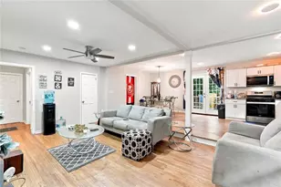 2740 Dale Creek Dr, Atlanta, GA 30318 - Photo 2