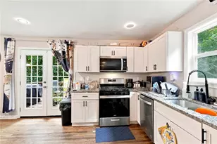 2740 Dale Creek Dr, Atlanta, GA 30318 - Photo 12