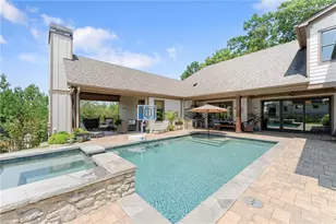 6866 S Bluff Ct, Gainesville, GA 30506 - Photo 2