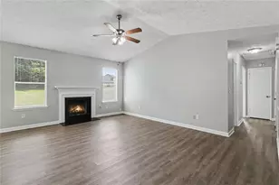 9587 Thomas Downs Ln, Jonesboro, GA 30238 - Photo 4