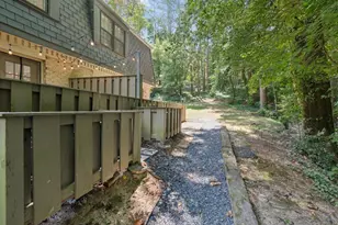 140 Amherst Pl NW, Atlanta, GA 30327 - Photo 20