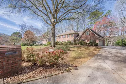 5274 Wyntercreek Way, Dunwoody, GA 30338 - Photo 2