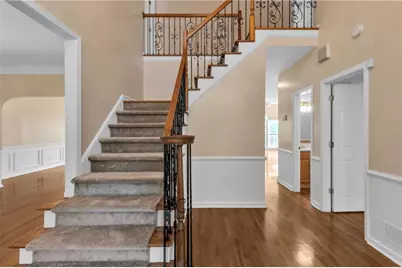 915 Chipley Court, Marietta, GA 30062 - Photo 2
