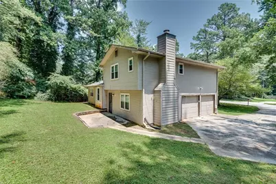 597 Field Cliff Drive, Stone Mountain, GA 30087 - Photo 2