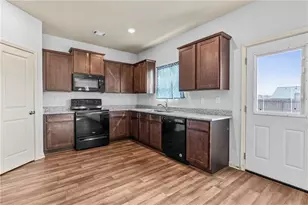 337 Darling Ln, Pendergrass, GA 30567 - Photo 4