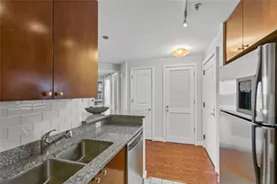 3338 Peachtree Rd NE, Atlanta, GA 30326 - Photo 12