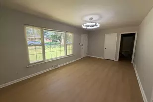 2726 Hollywood Dr, Decatur, GA 30033 - Photo 2
