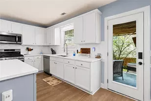 4122 Pond Edge Rd, Snellville, GA 30039 - Photo 14