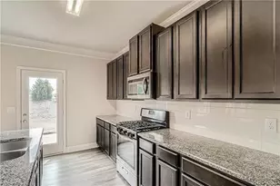 6811 Lancaster Xing, Flowery Branch, GA 30542 - Photo 6