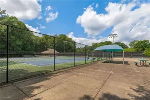140 N Bluff, Alpharetta, GA 30004 - Photo 44
