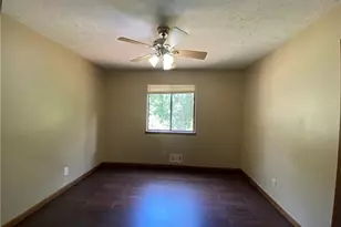 3335 Hillside Dr, Snellville, GA 30078 - Photo 10