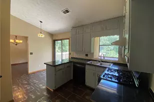 3335 Hillside Dr, Snellville, GA 30078 - Photo 6