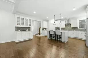1901 Weston Ln, Tucker, GA 30084 - Photo 10
