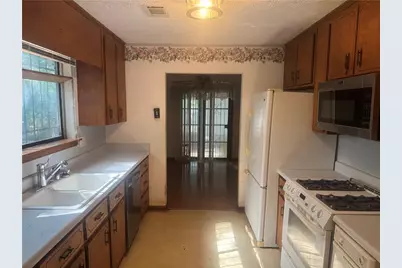 2031 Battlement Lane, Riverdale, GA 30296 - Photo 6