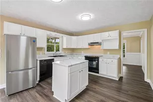 2321 Murdock Rd, Marietta, GA 30062 - Photo 2