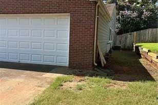 1470 Charter Oaks Ln, Lawrenceville, GA 30046 - Photo 2