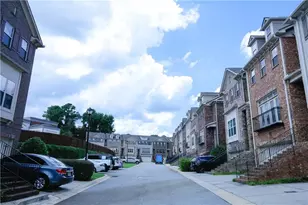 1920 Townsend Ct, Atlanta, GA 30329 - Photo 4