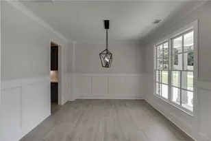 240 Wilbanks St, Buford, GA 30518 - Photo 8