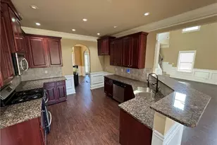 352 Plymstock Dr, McDonough, GA 30253 - Photo 4