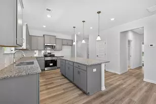 103 Meadowview Ct, Carrollton, GA 30117 - Photo 8