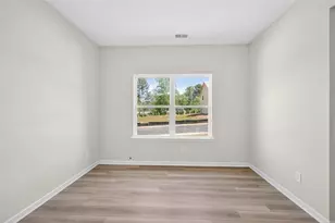 103 Meadowview Ct, Carrollton, GA 30117 - Photo 4