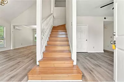 10870 Willow Meadow Circle, Alpharetta, GA 30022 - Photo 2