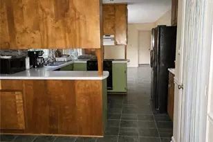 897 Hearthstone Dr, Stone Mountain, GA 30083 - Photo 10
