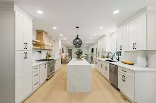 8140 Habersham Waters Rd, Sandy Springs, GA 30350 - Photo 16