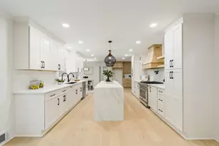 8140 Habersham Waters Rd, Sandy Springs, GA 30350 - Photo 8
