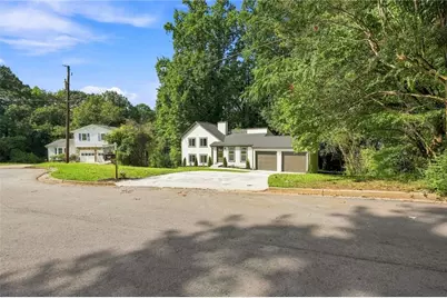 1060 S Millard Way, Stone Mountain, GA 30088 - Photo 2