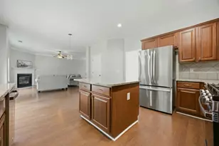 560 Crestmont Ln, Canton, GA 30114 - Photo 6