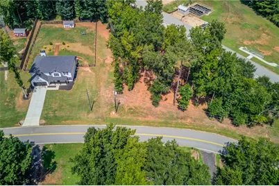 731 Peachtree Road, Jefferson, GA 30549 - Photo 2